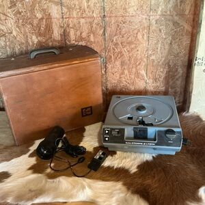 Kodak Ektagraphic III E Carousel Slide Projector Tested With Carry-On Case